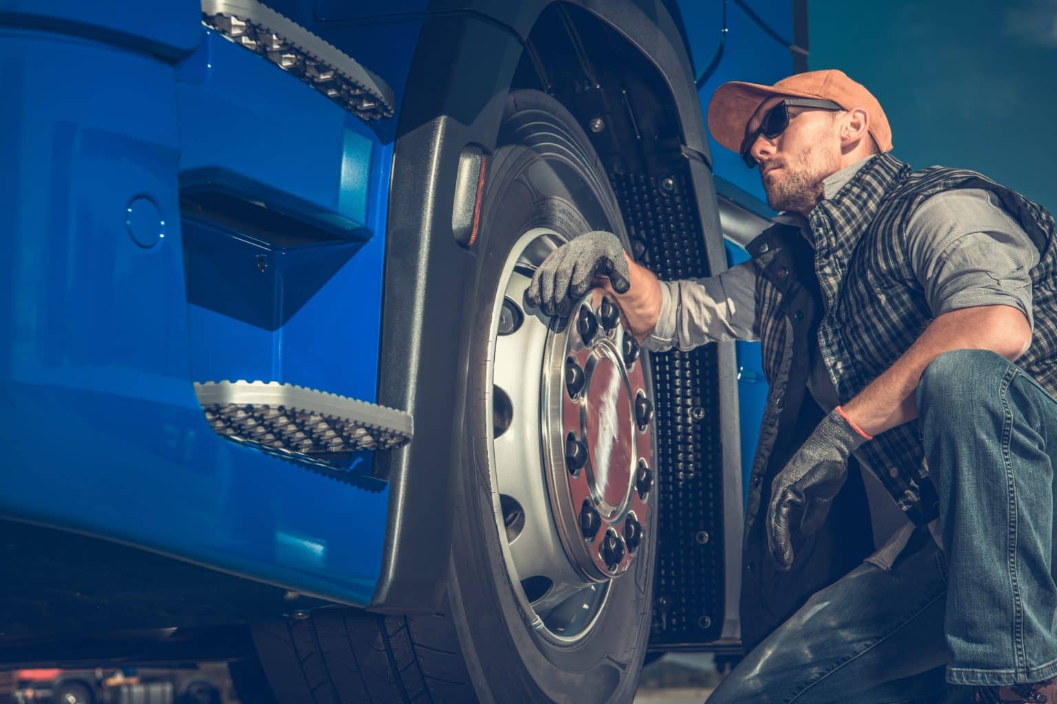 semi-truck-maintenance-guide-for-truckers-with-checklist-blog